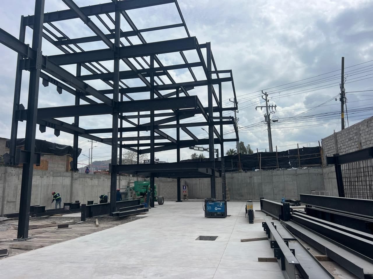 Malanquín — Fabricación y montaje de estructura metálica.